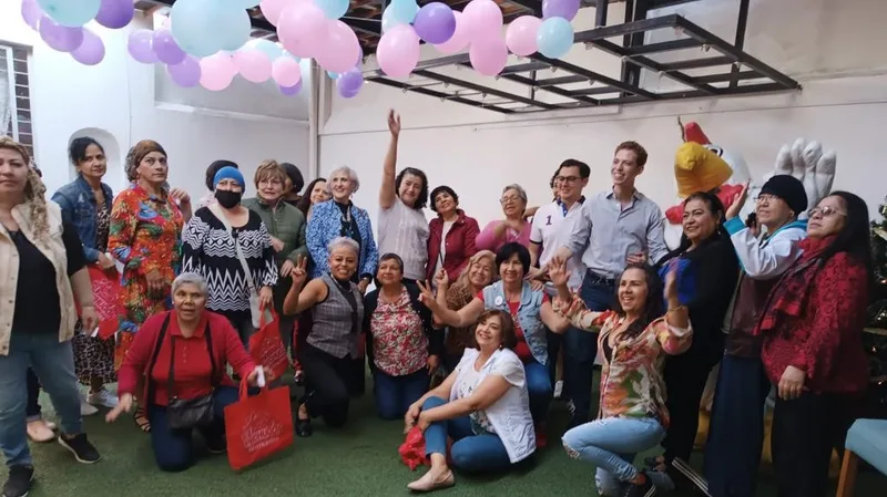Donación · Mujeres con cáncer de mama